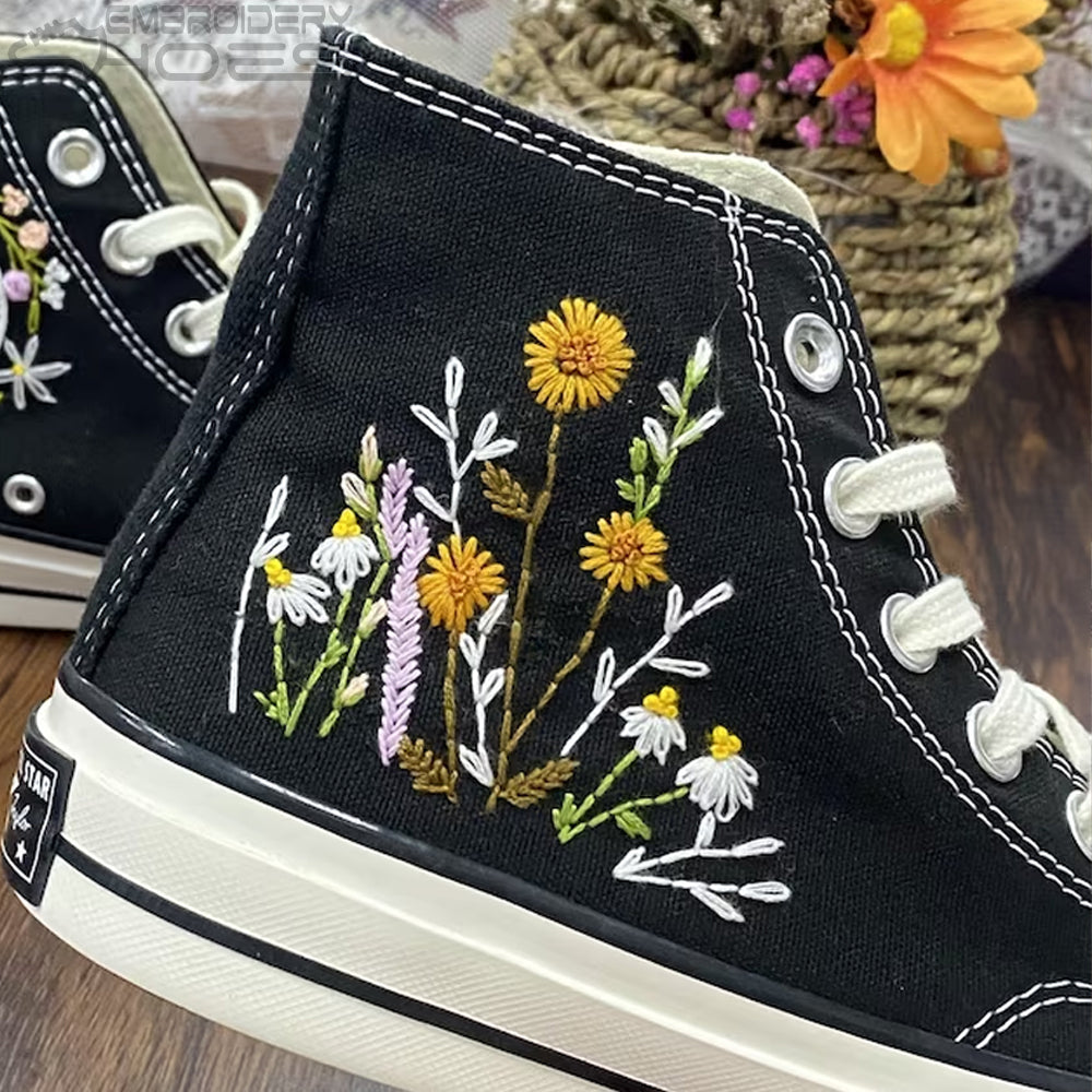 Embroidery Shoes Women's Canvas Shoes, Personalized Shoes, Embroidered Flowers.