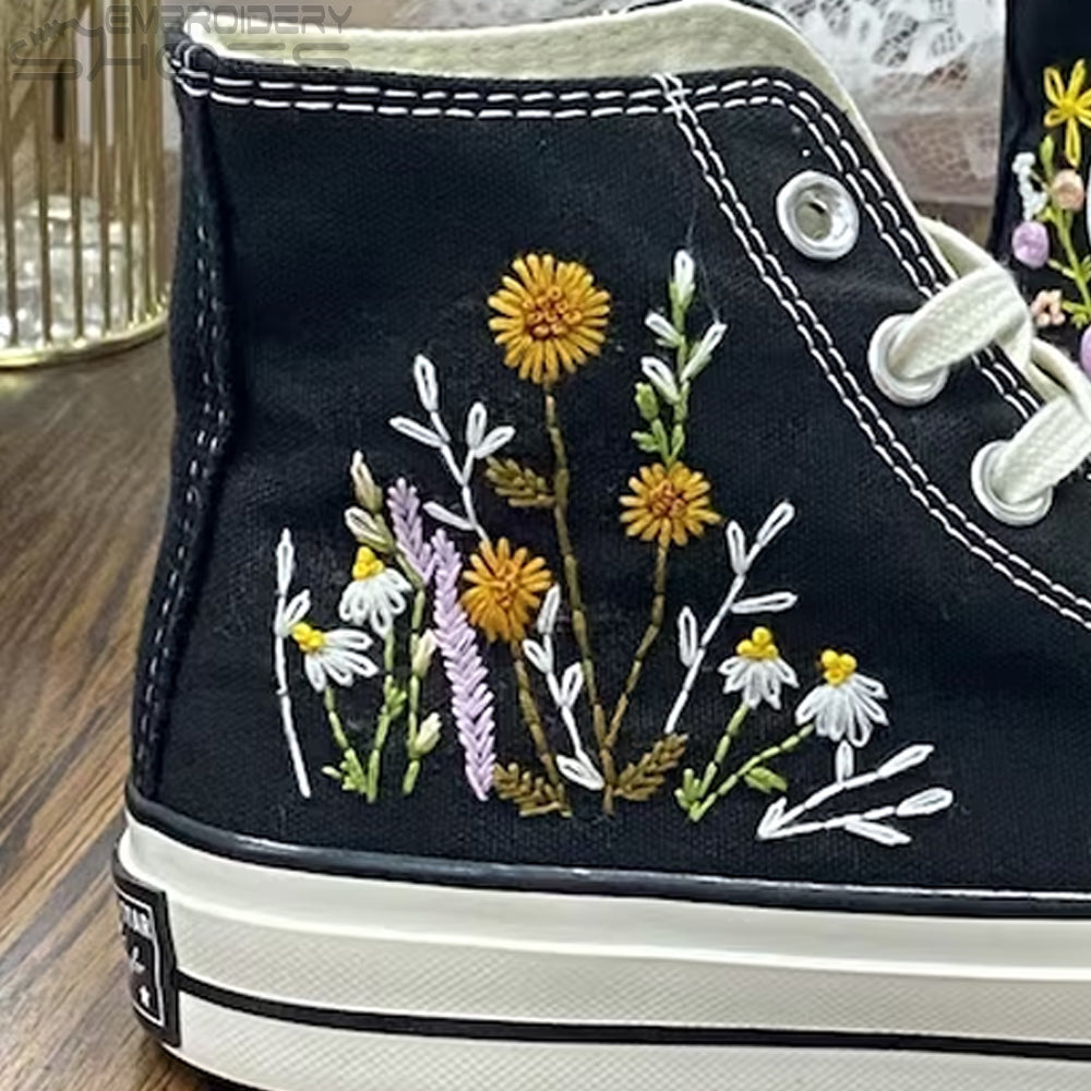 Embroidery Shoes Women's Canvas Shoes, Personalized Shoes, Embroidered Flowers.
